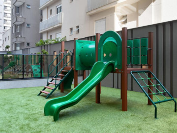 PLAYGROUND 